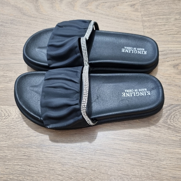 [BUNDLE!] Three Sandals, One Price  Women's Casual Blue, Black and Pink Size 7 - Picture 8 of 16